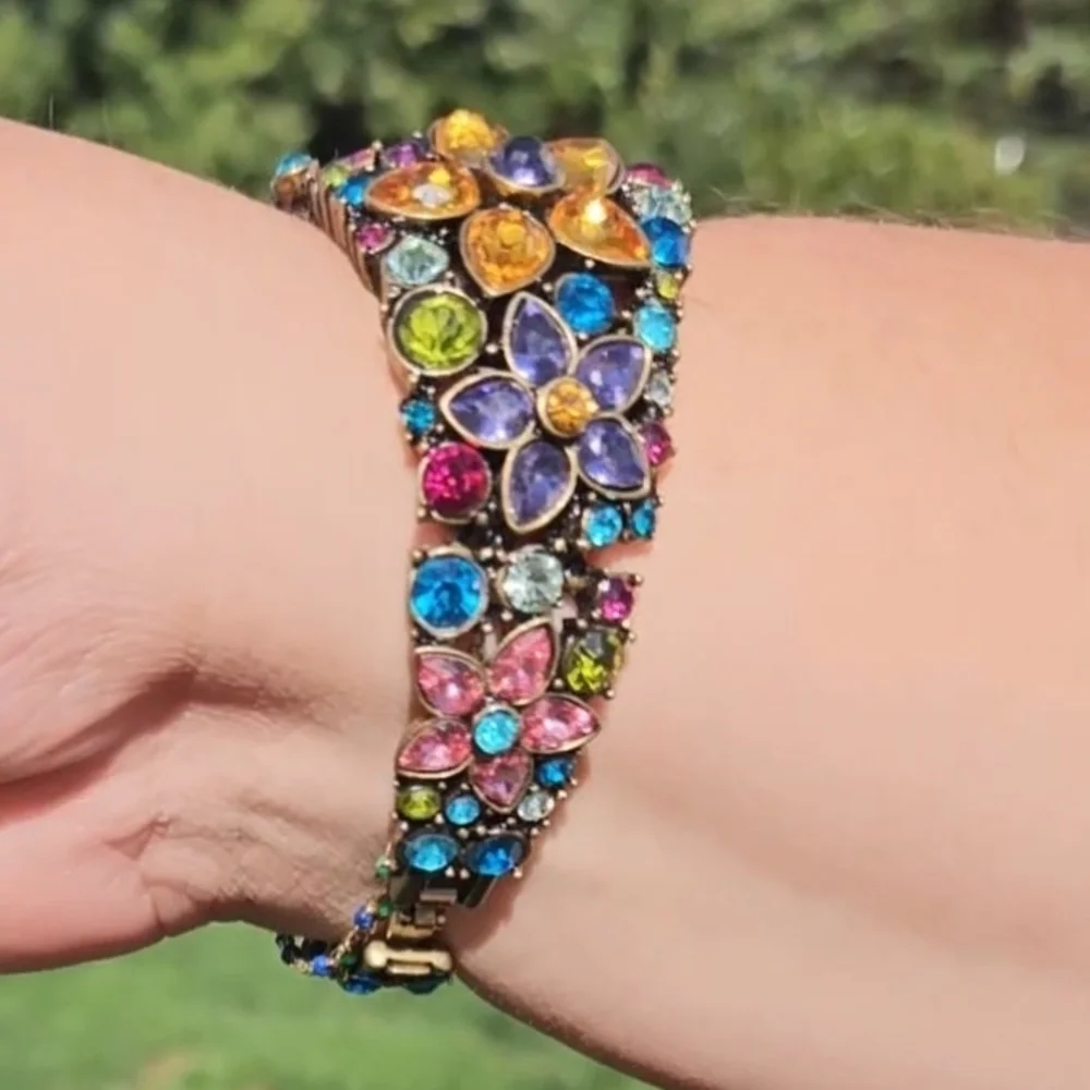 HEIDI DAUS BRACELET ONLY. "Fantasy In Florals". Hinged in sections. - Picture 3 of 4